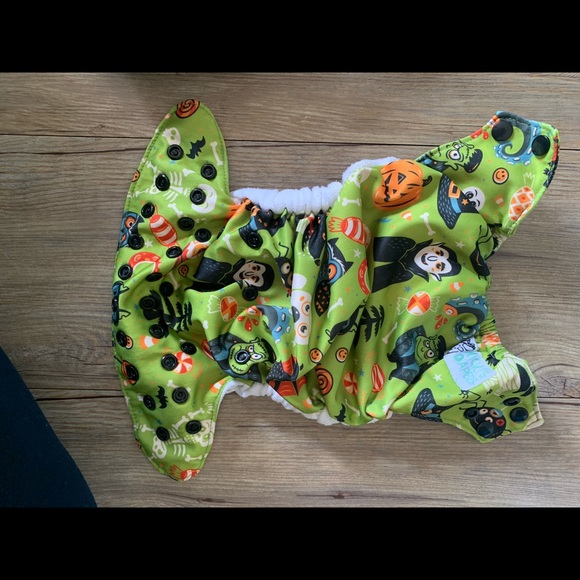 Various cloth diapers. - Picture 4 of 14